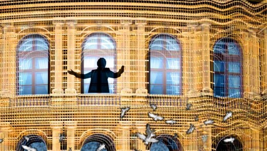 Масштабне світлове музичне шоу в центрі Праги