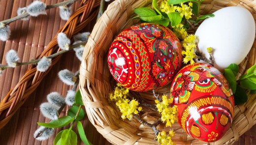 Як працюватимуть установи Чехії на Великодні Свята